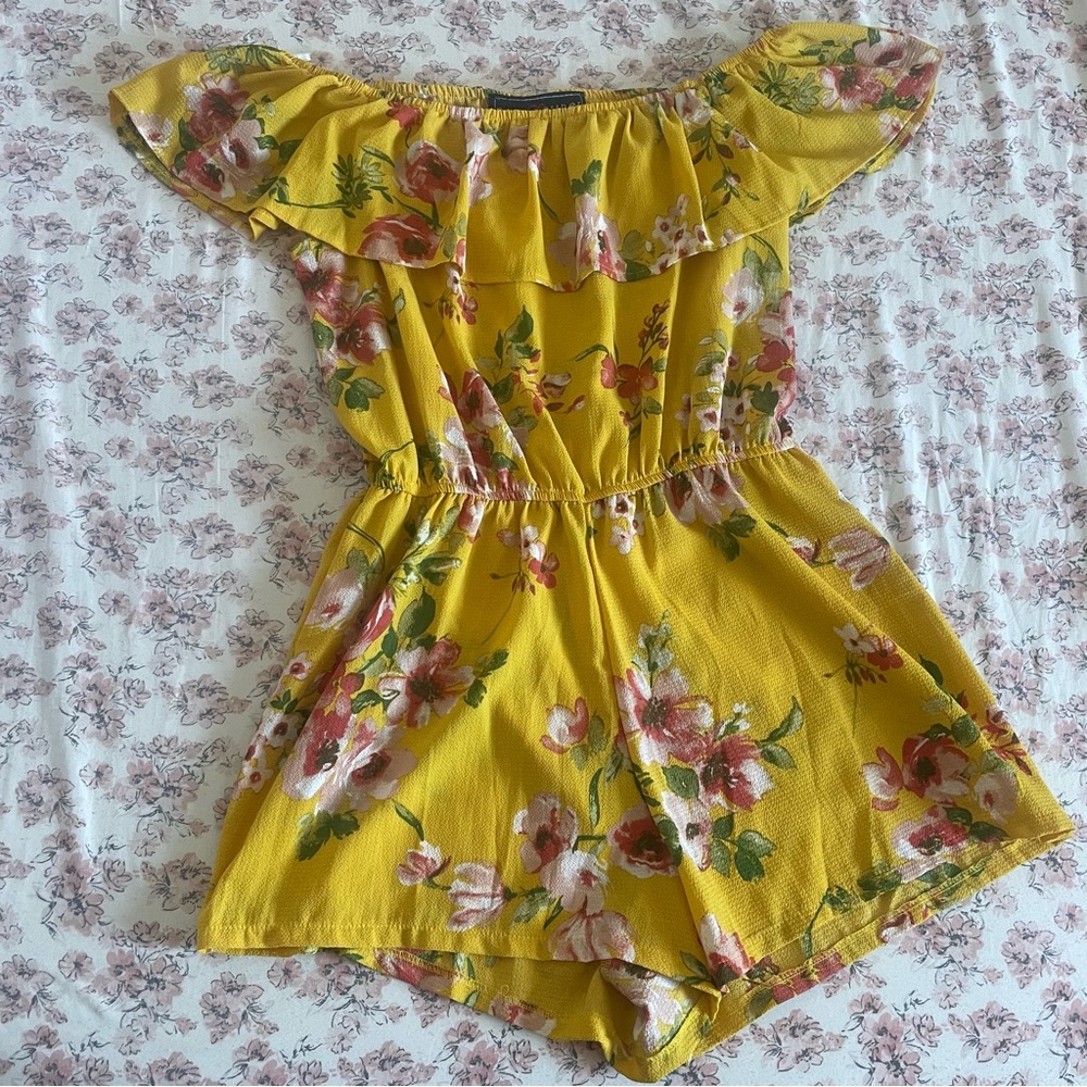 🎁Polly & Esther- Yellow Floral Over The Shoulder Romper
